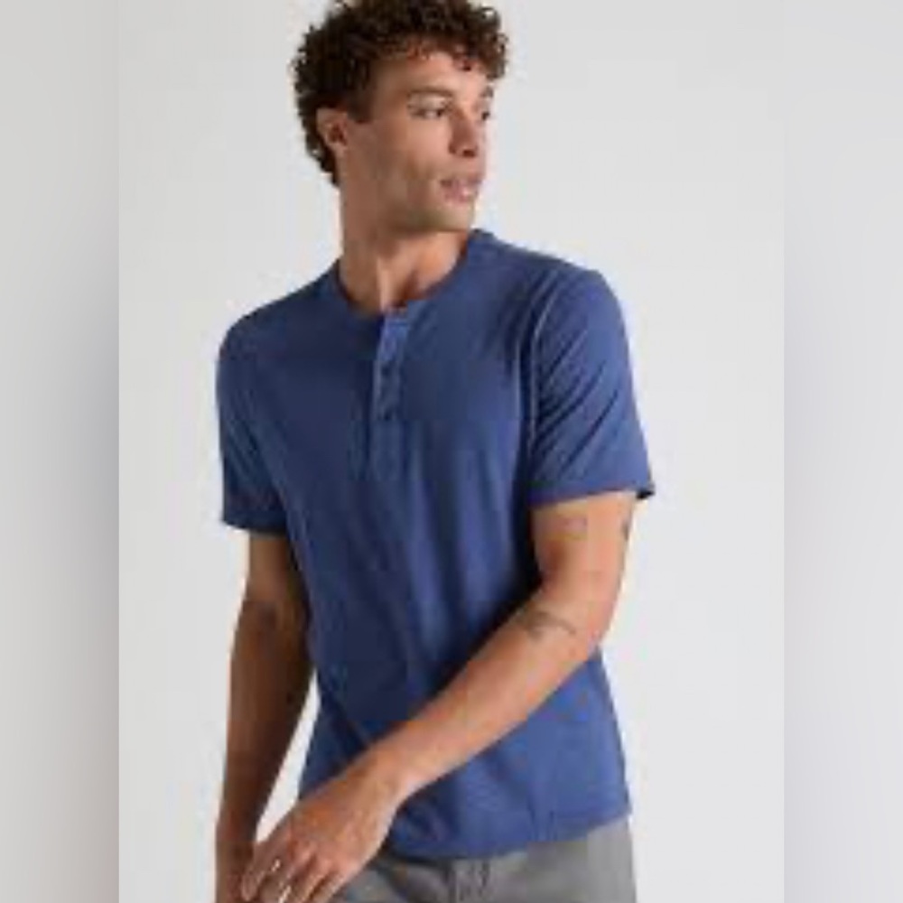 UNTUCKit Ultrasoft Short Sleeve‎ Jericho Henley In Twilight Blue